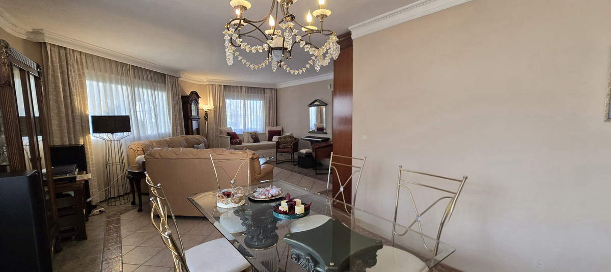 Se vende Villa - Chalet de 6 dormitorios en Costa Del Sol, Málaga, España