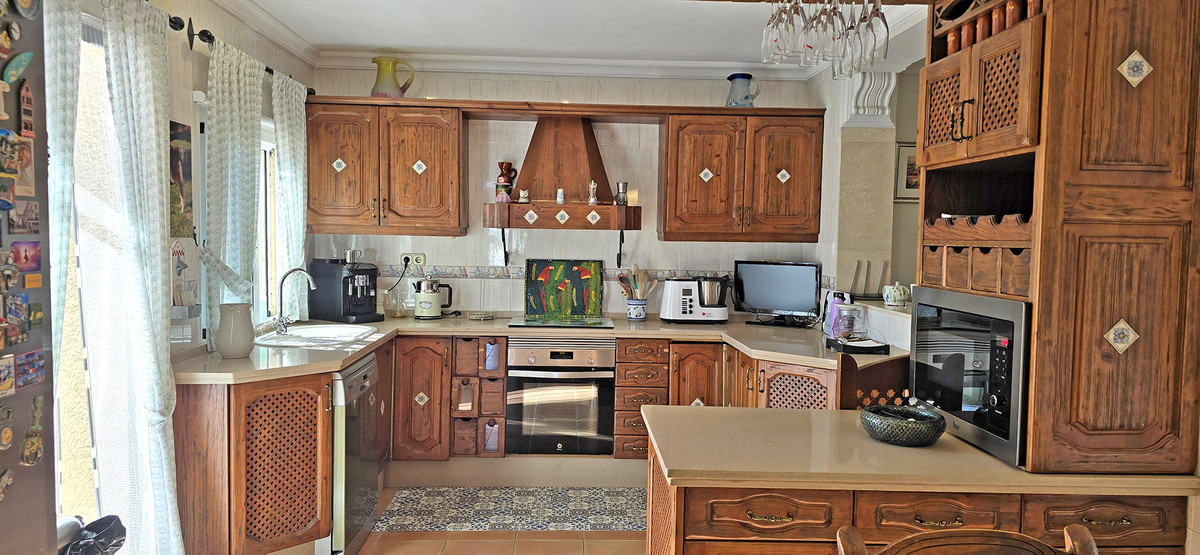 Se vende Villa - Chalet de 6 dormitorios en Costa Del Sol, Málaga, España