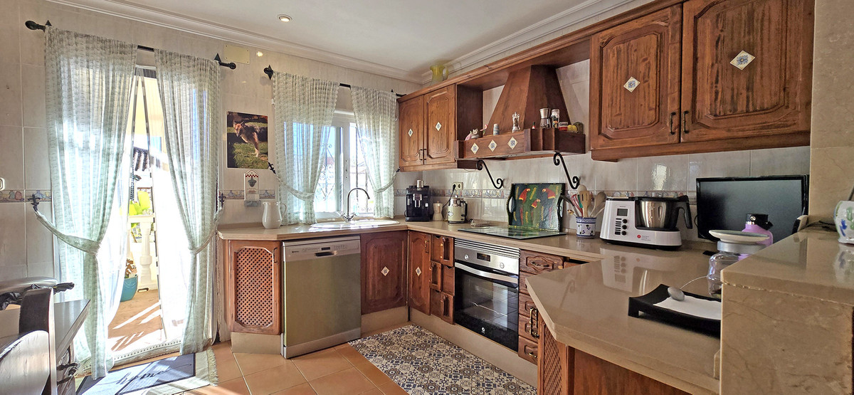 Se vende Villa - Chalet de 6 dormitorios en Costa Del Sol, Málaga, España
