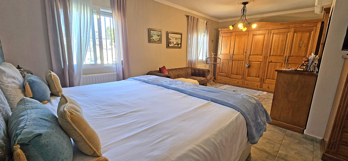 Se vende Villa - Chalet de 6 dormitorios en Costa Del Sol, Málaga, España