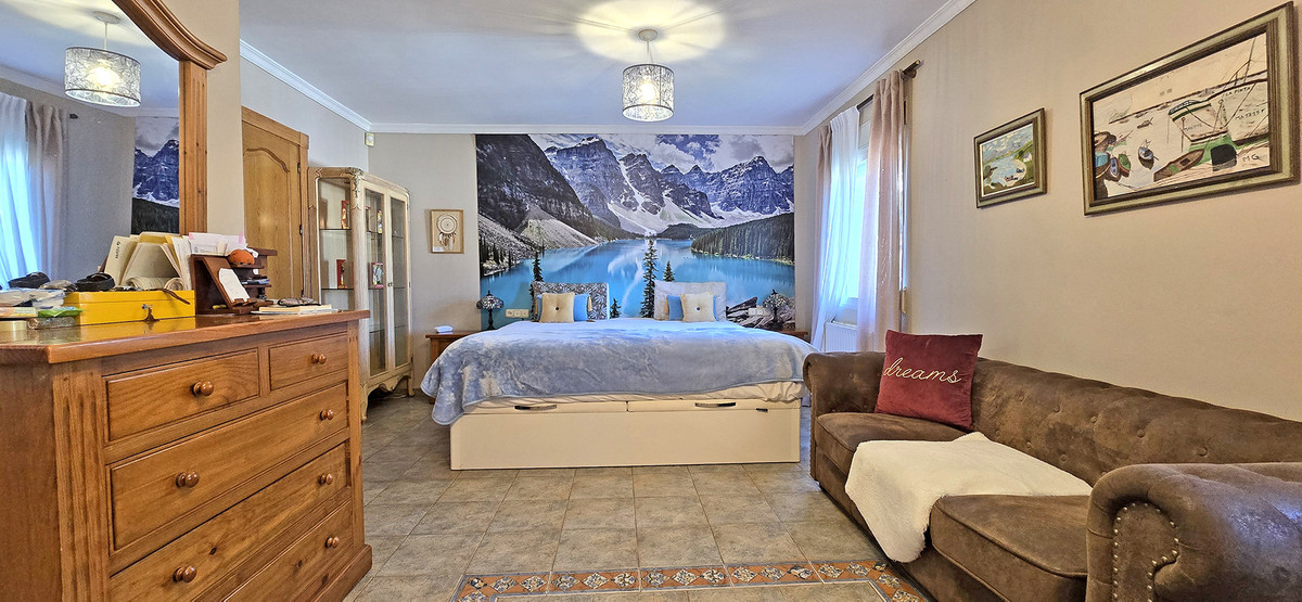Se vende Villa - Chalet de 6 dormitorios en Costa Del Sol, Málaga, España