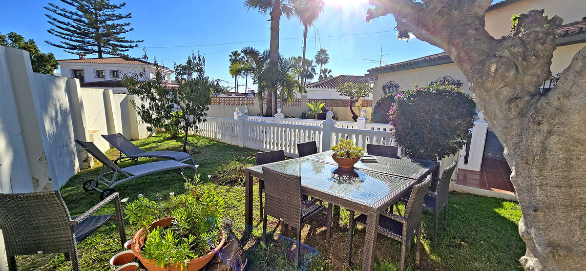 Se vende Villa - Chalet de 6 dormitorios en Costa Del Sol, Málaga, España