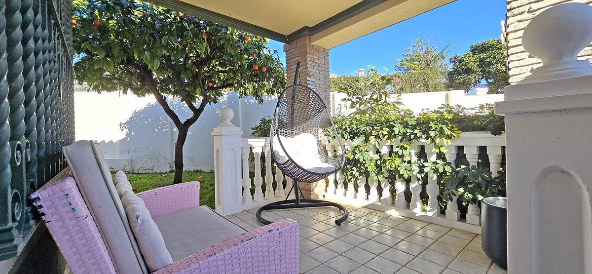 Se vende Villa - Chalet de 6 dormitorios en Costa Del Sol, Málaga, España
