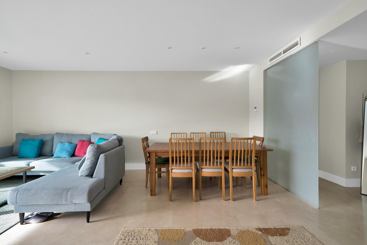 2 Bed Apartment for sale in Estepona Costa Del Sol, Málaga, Spain