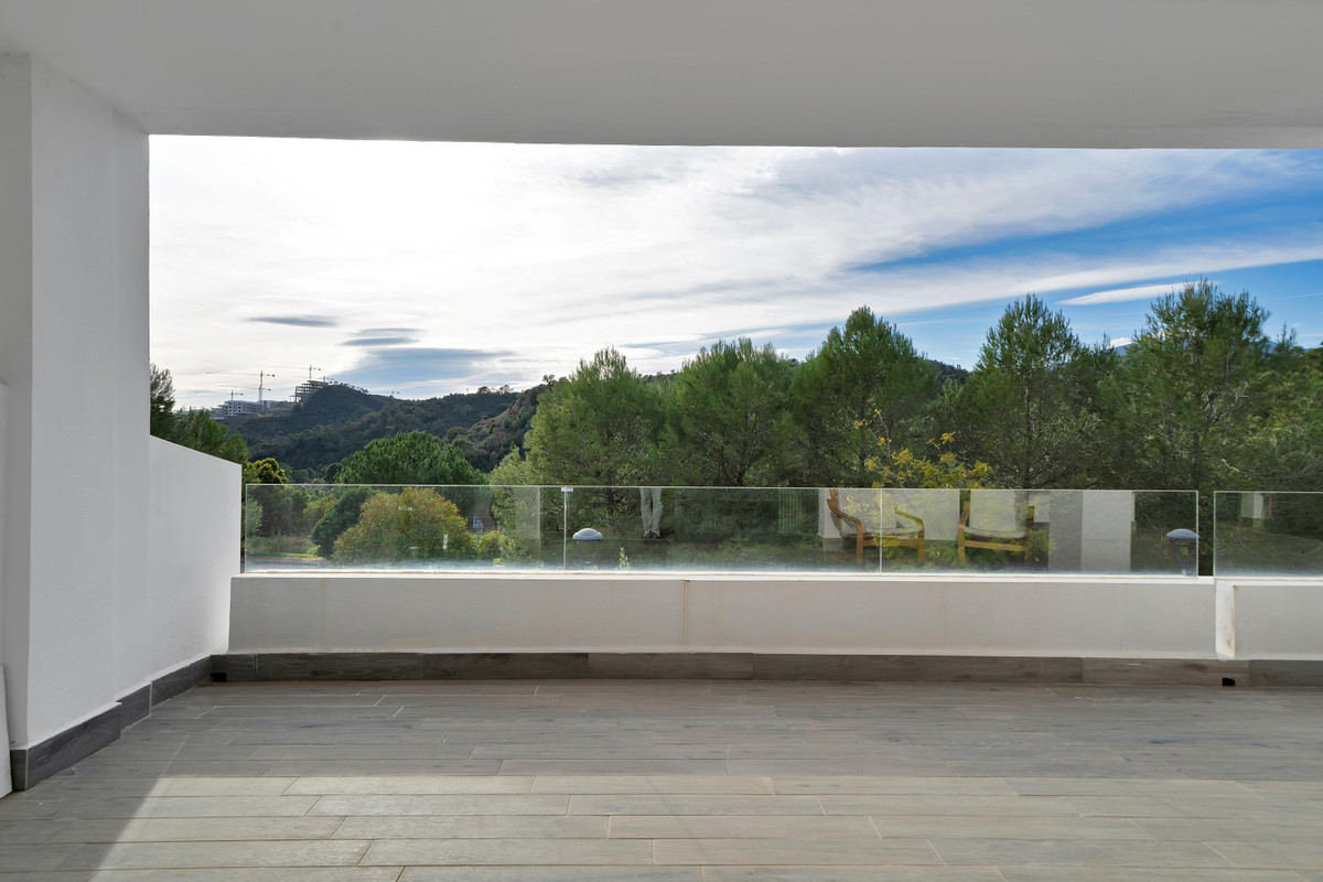 2 Bed Apartment for sale in Estepona Costa Del Sol, Málaga, Spain