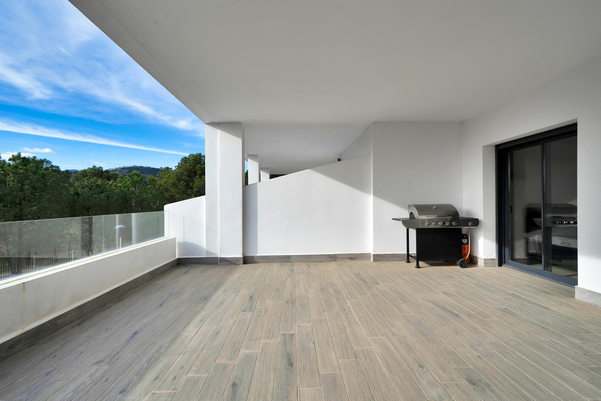 2 Bed Apartment for sale in Estepona Costa Del Sol, Málaga, Spain
