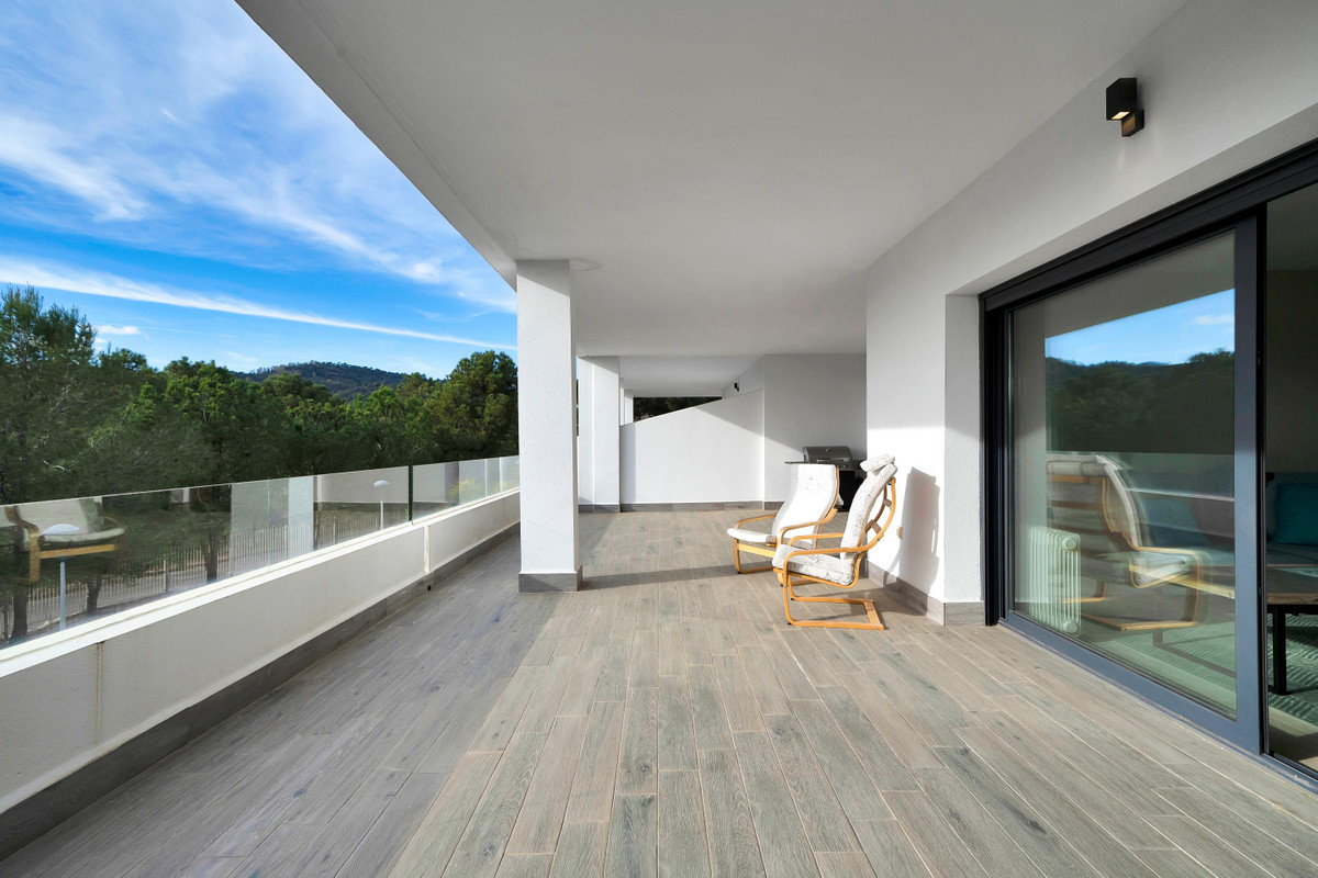 2 Bed Apartment for sale in Estepona Costa Del Sol, Málaga, Spain