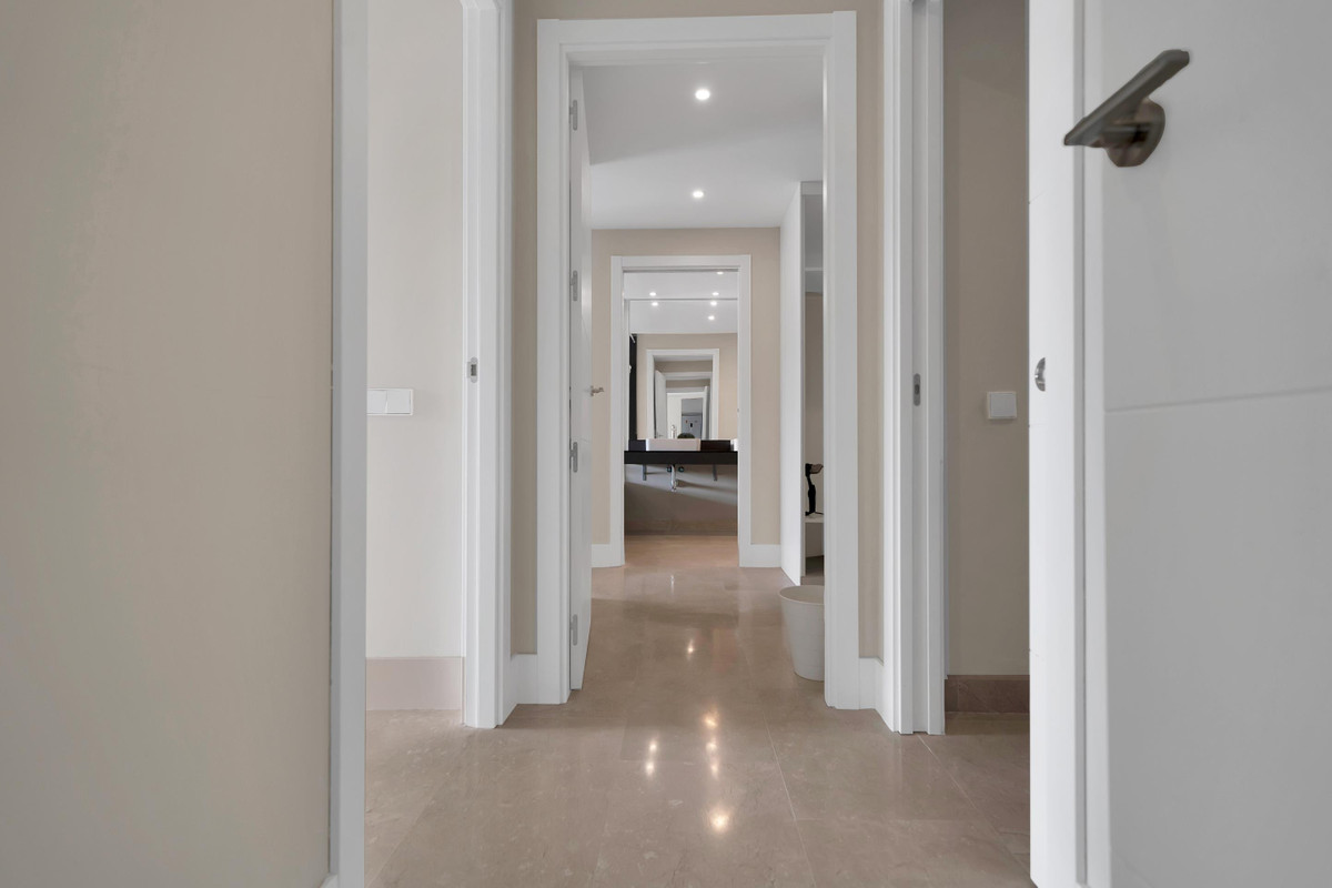 2 Bed Apartment for sale in Estepona Costa Del Sol, Málaga, Spain