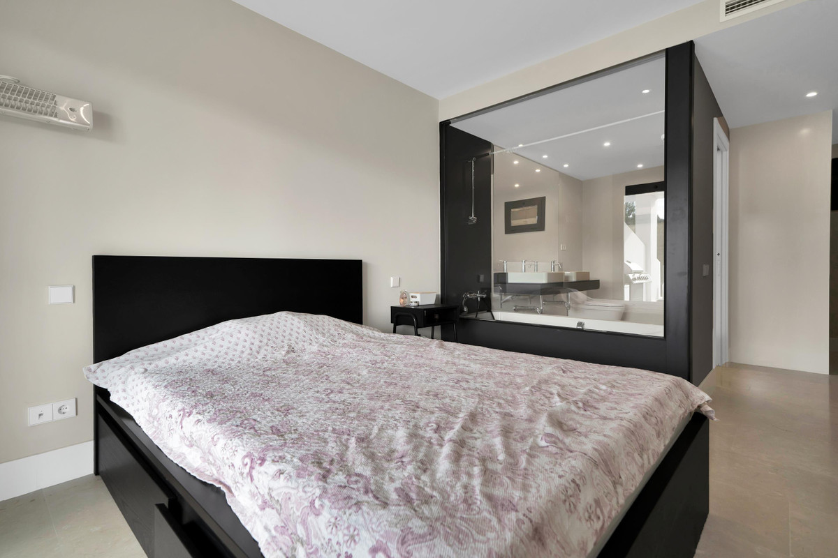 2 Bed Apartment for sale in Estepona Costa Del Sol, Málaga, Spain
