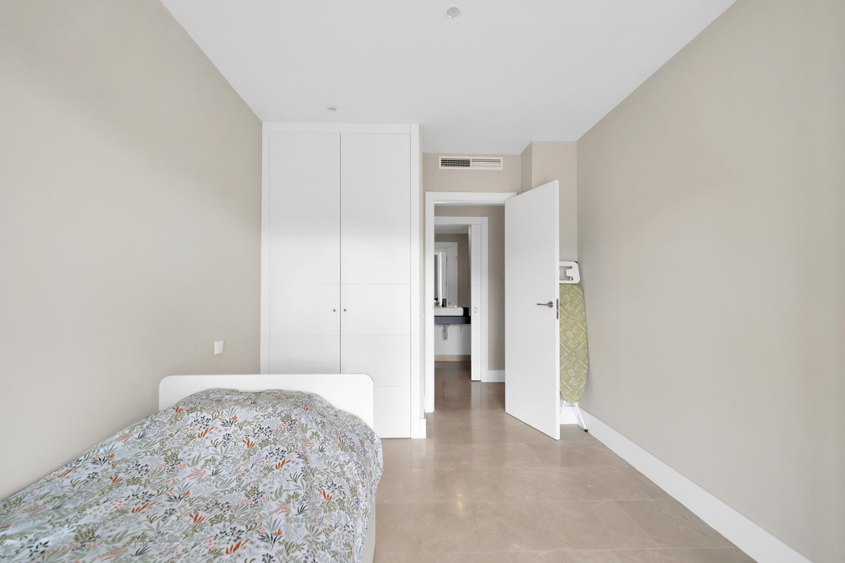 2 Bed Apartment for sale in Estepona Costa Del Sol, Málaga, Spain