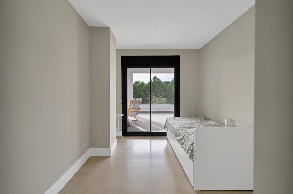 2 Bed Apartment for sale in Estepona Costa Del Sol, Málaga, Spain