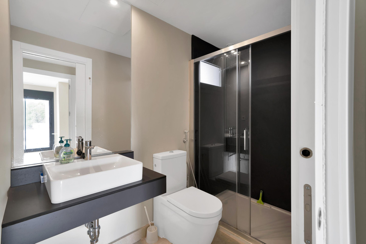 2 Bed Apartment for sale in Estepona Costa Del Sol, Málaga, Spain