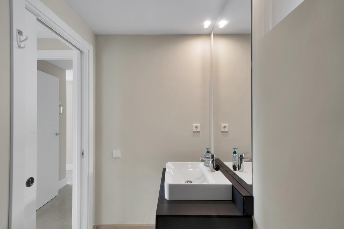 2 Bed Apartment for sale in Estepona Costa Del Sol, Málaga, Spain