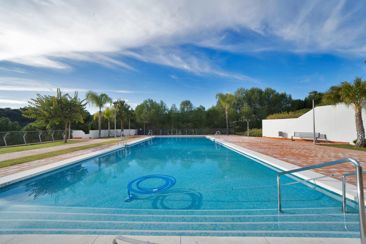 2 Bed Apartment for sale in Estepona Costa Del Sol, Málaga, Spain