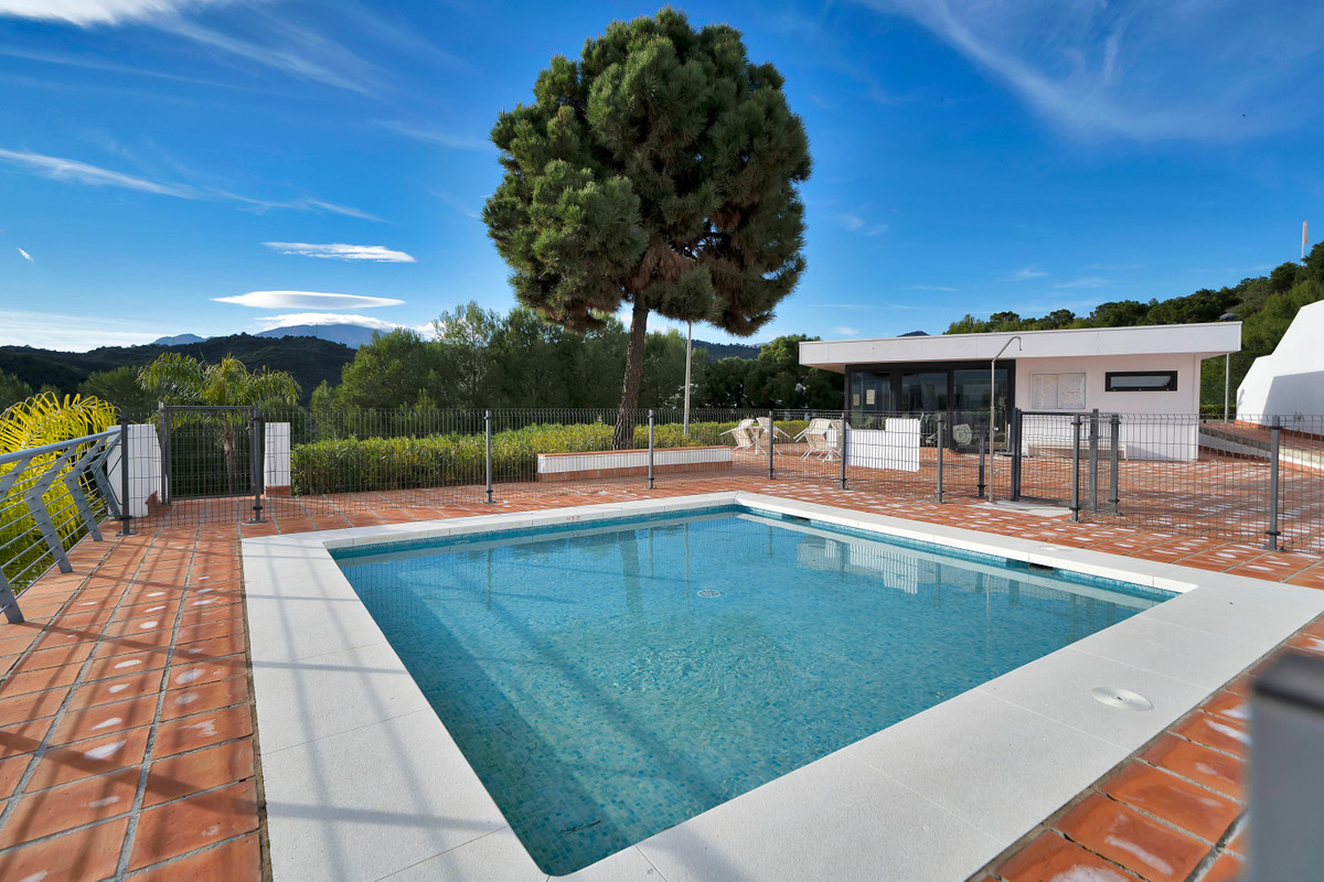 2 Bed Apartment for sale in Estepona Costa Del Sol, Málaga, Spain