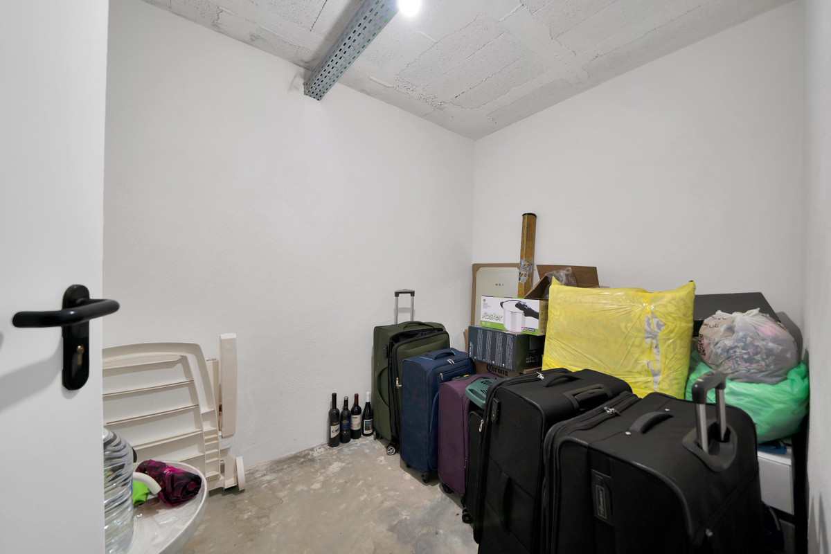 2 Bed Apartment for sale in Estepona Costa Del Sol, Málaga, Spain