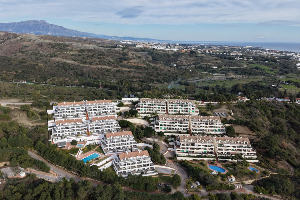 2 Bed Apartment for sale in Estepona Costa Del Sol, Málaga, Spain
