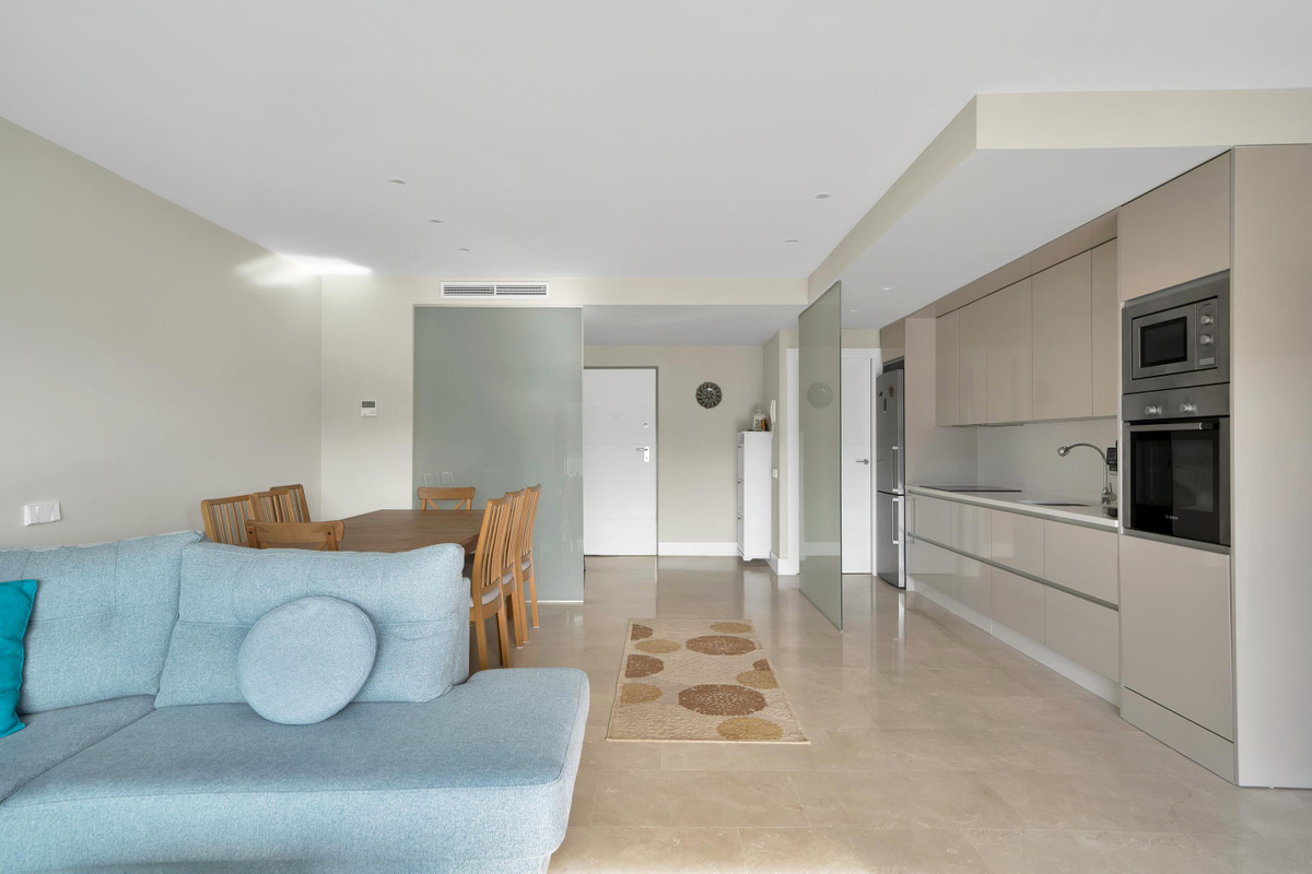 2 Bed Apartment for sale in Estepona Costa Del Sol, Málaga, Spain