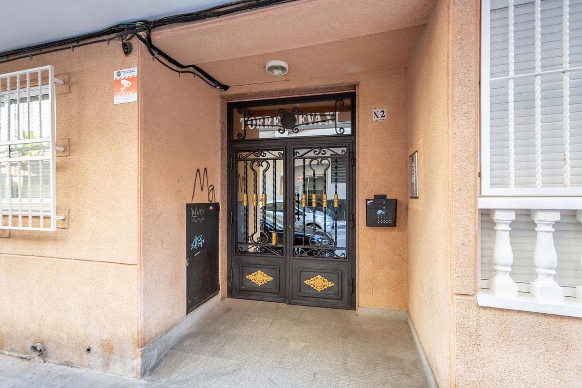 Se vende Apartamento Planta Media de 2 dormitorios en Costa Blanca, Alicante, España