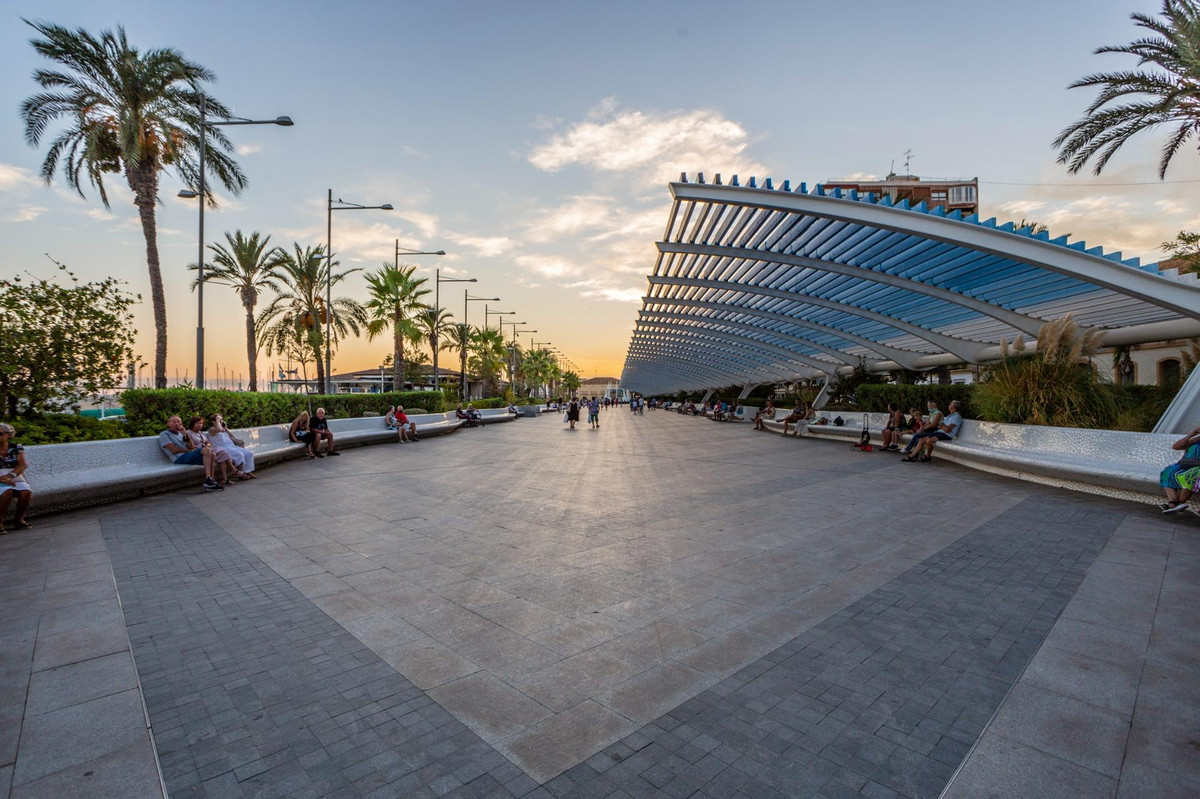 Se vende Apartamento Planta Media de 2 dormitorios en Costa Blanca, Alicante, España