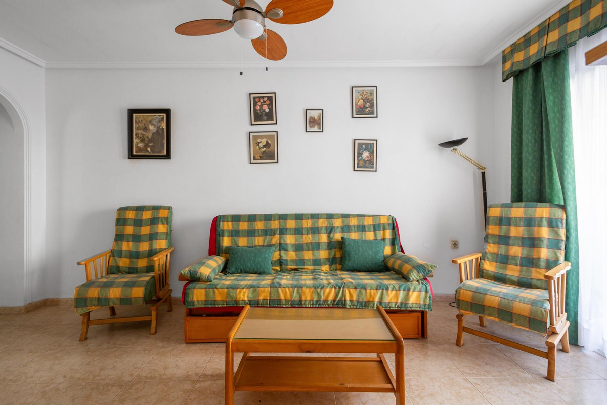 Se vende Apartamento Planta Media de 2 dormitorios en Costa Blanca, Alicante, España