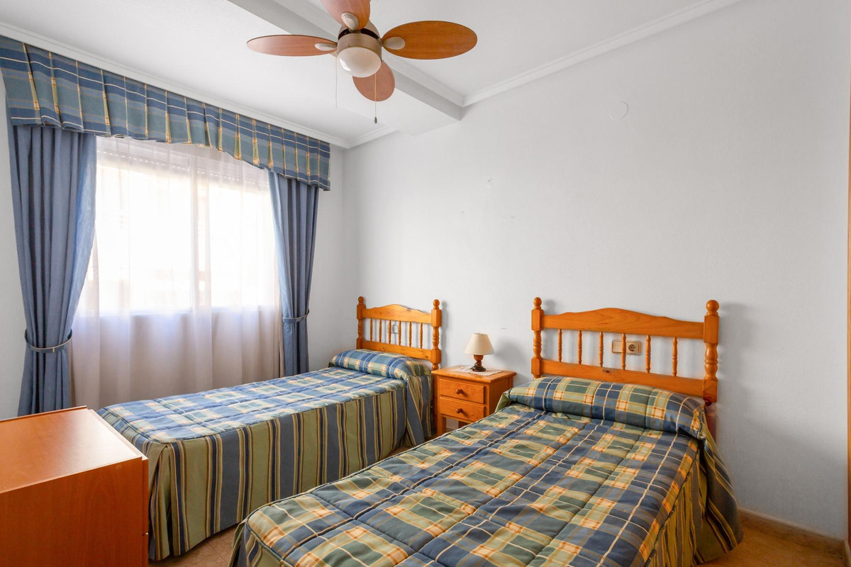 Se vende Apartamento Planta Media de 2 dormitorios en Costa Blanca, Alicante, España