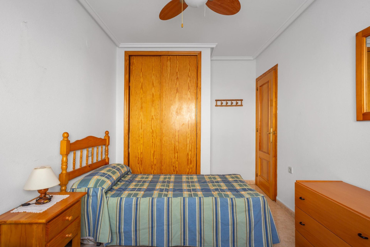 Se vende Apartamento Planta Media de 2 dormitorios en Costa Blanca, Alicante, España