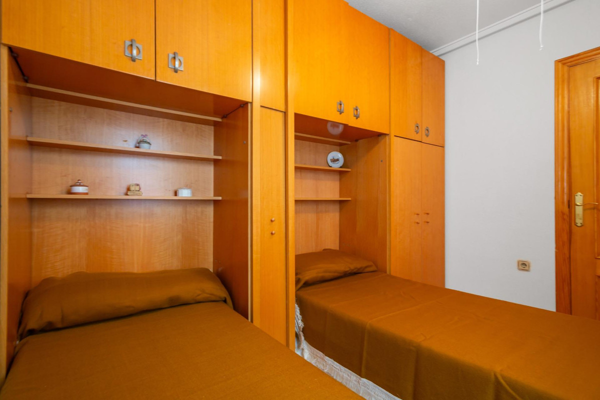 Se vende Apartamento Planta Media de 2 dormitorios en Costa Blanca, Alicante, España