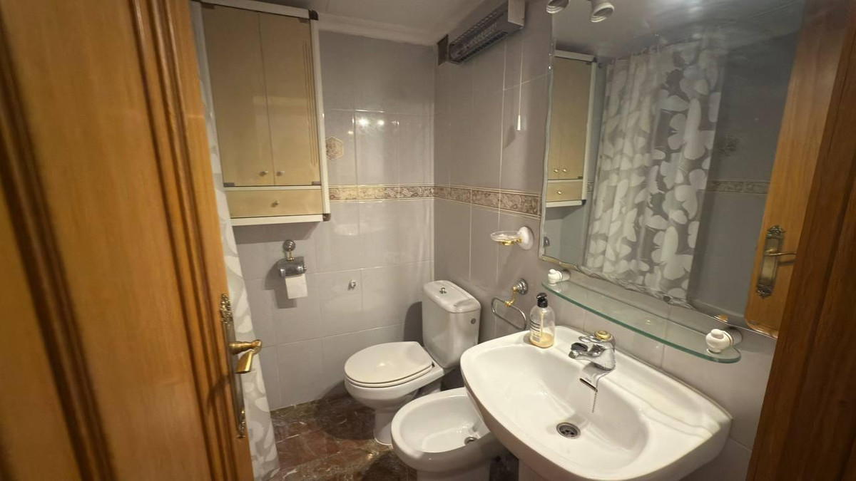 Se vende Apartamento Planta Media de 2 dormitorios en Costa Blanca, Alicante, España