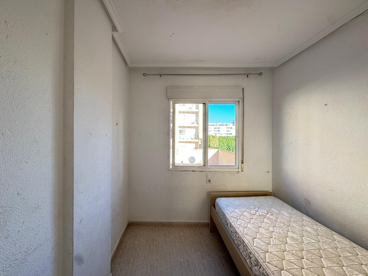 Se vende Apartamento Planta Media de 2 dormitorios en Costa Blanca, Alicante, España