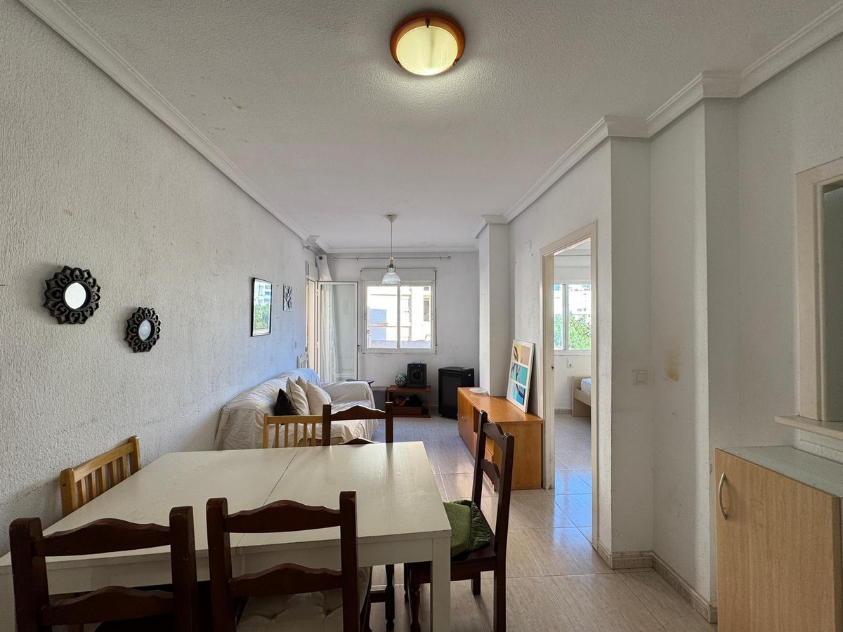 Se vende Apartamento Planta Media de 2 dormitorios en Costa Blanca, Alicante, España