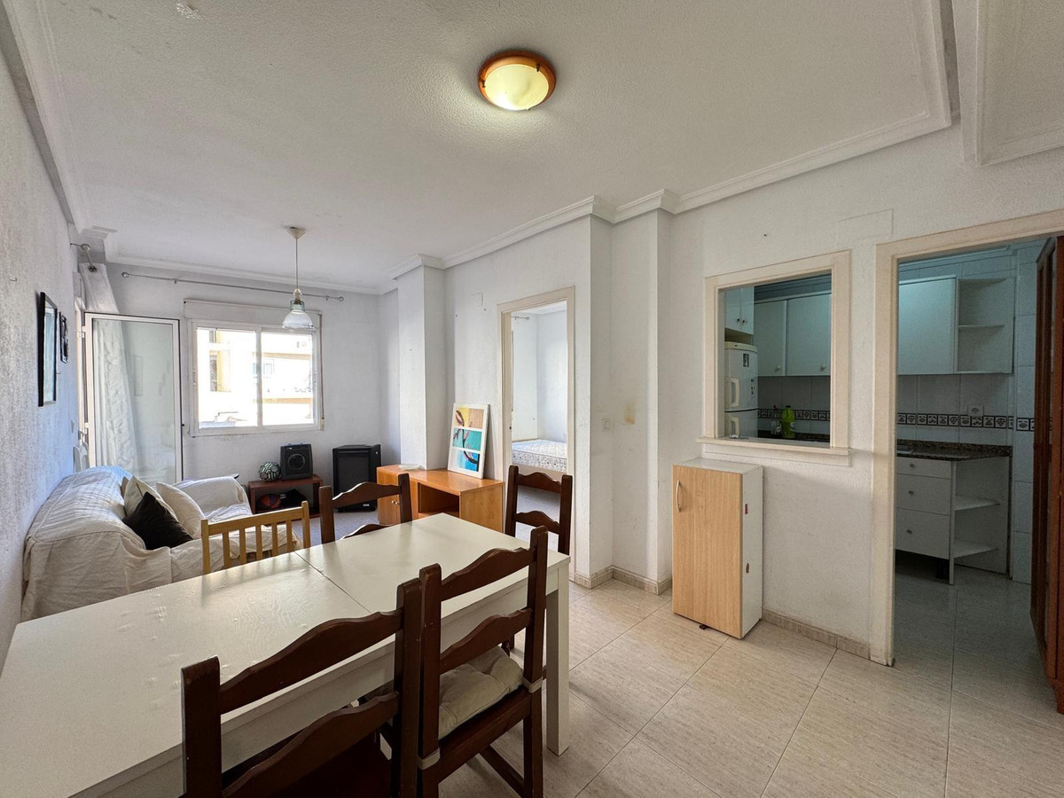 Se vende Apartamento Planta Media de 2 dormitorios en Costa Blanca, Alicante, España