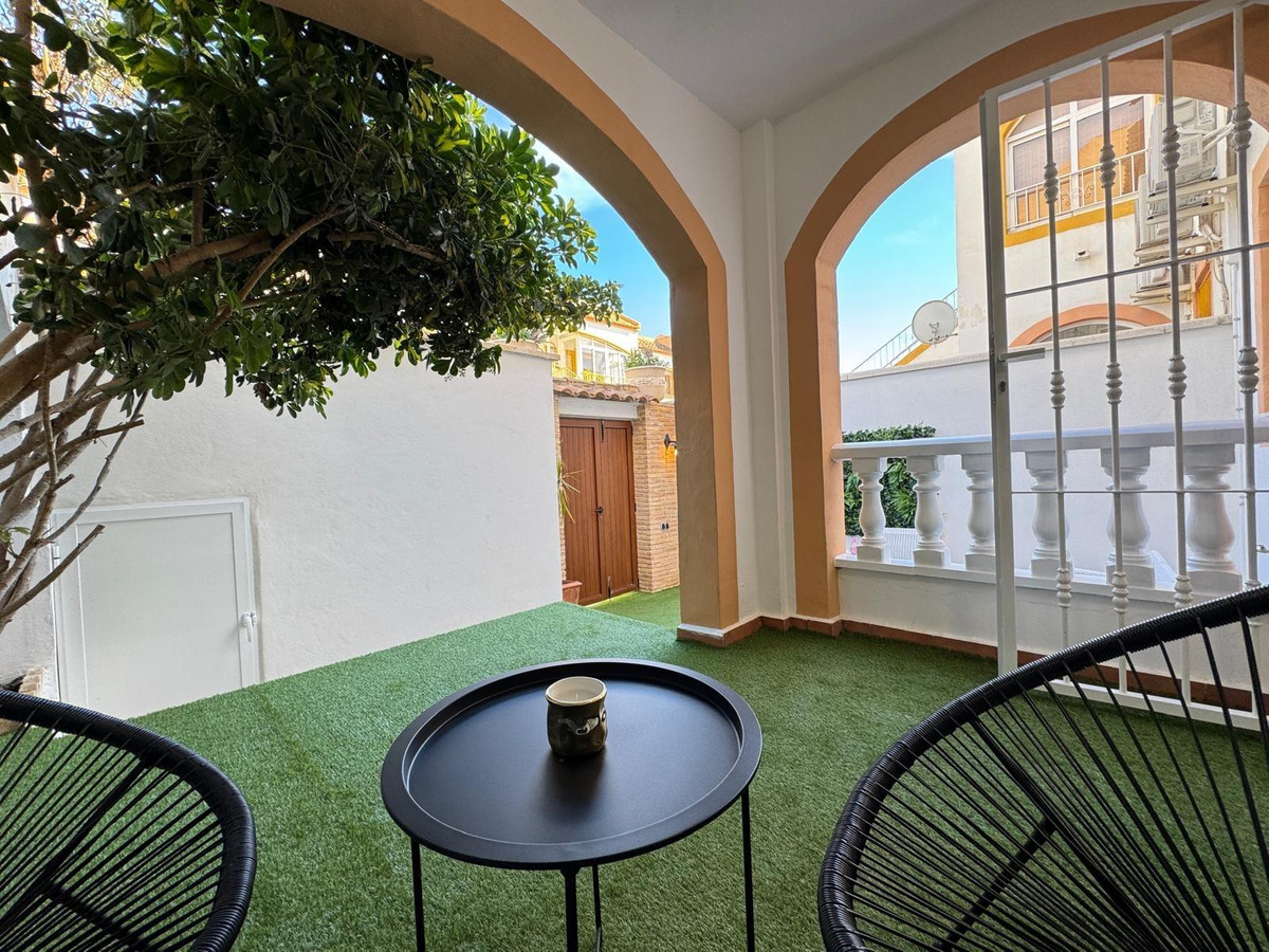 Se vende Bungalow de 2 dormitorios en Costa Blanca, Alicante, España