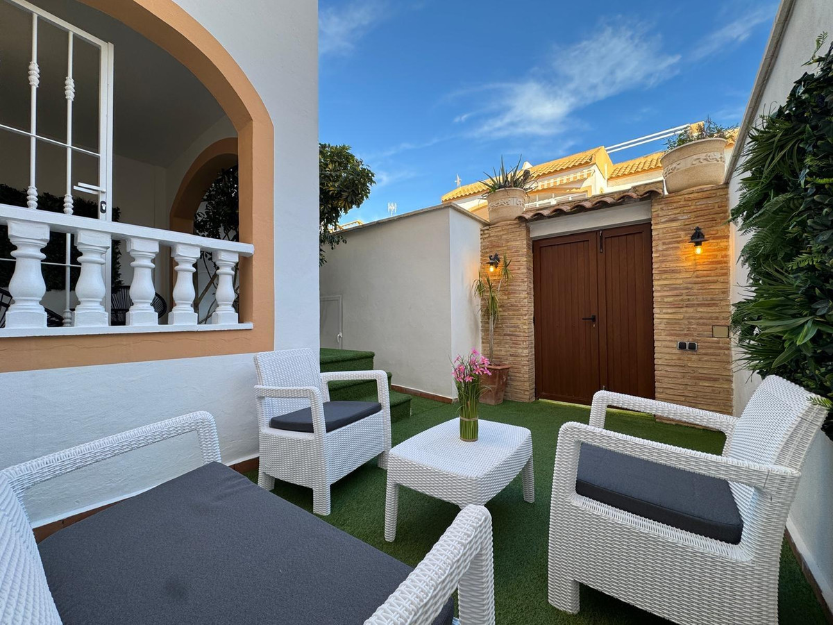 Se vende Bungalow de 2 dormitorios en Costa Blanca, Alicante, España