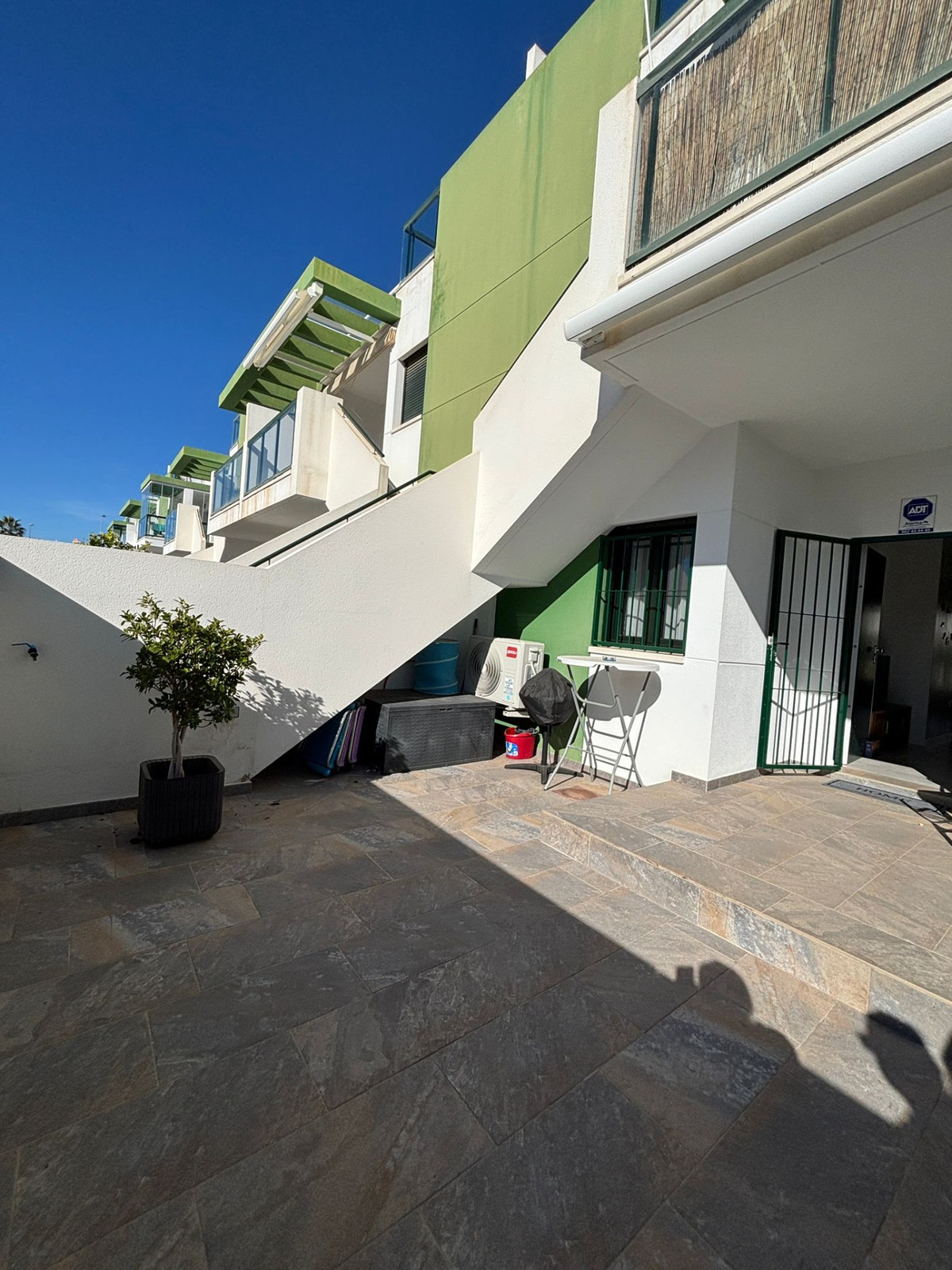 Se vende Bungalow de 2 dormitorios en Costa Blanca, Alicante, España