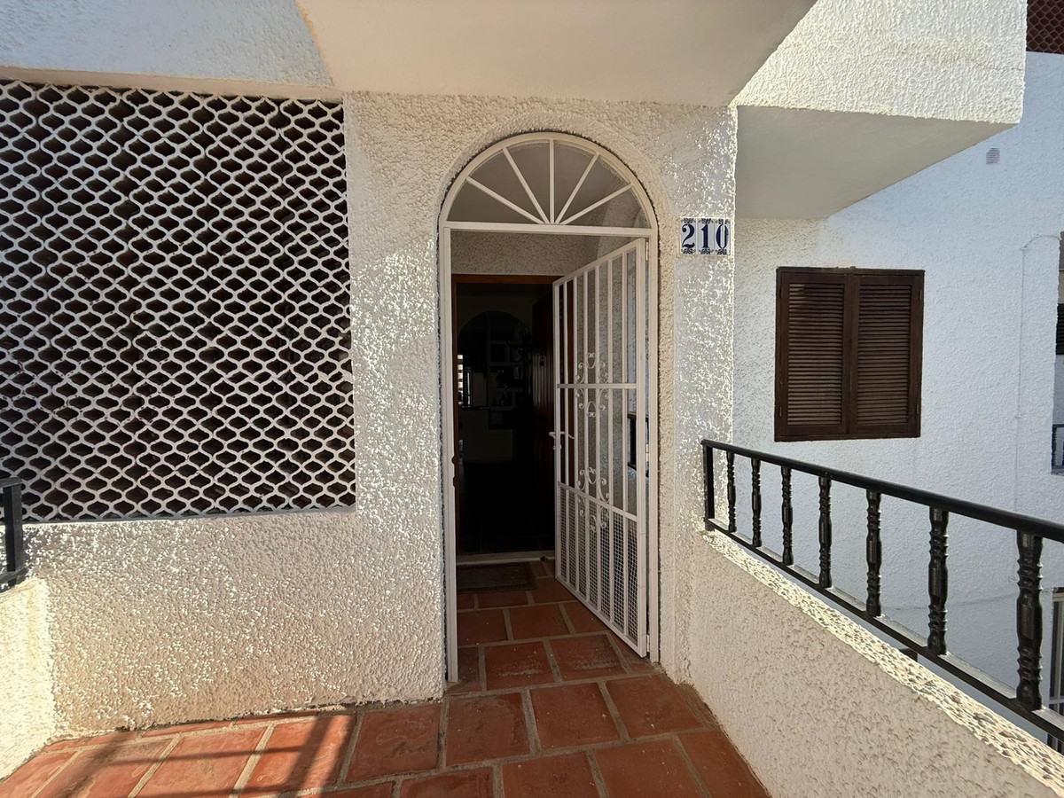 Se vende Apartamento Planta Media de 2 dormitorios en Costa Blanca, Alicante, España