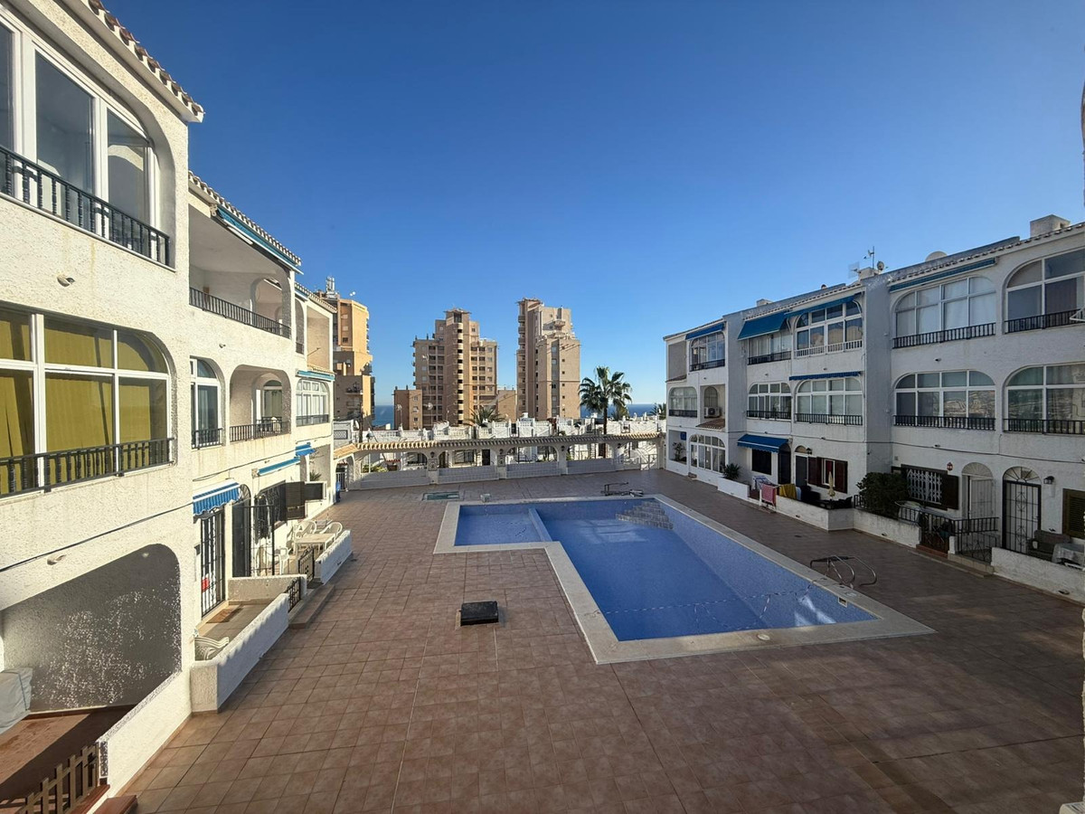 Se vende Apartamento Planta Media de 2 dormitorios en Costa Blanca, Alicante, España