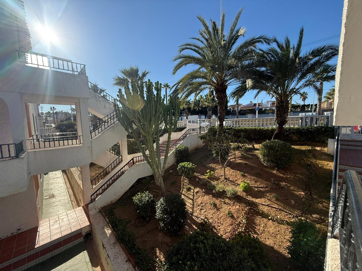 Se vende Apartamento Planta Media de 2 dormitorios en Costa Blanca, Alicante, España
