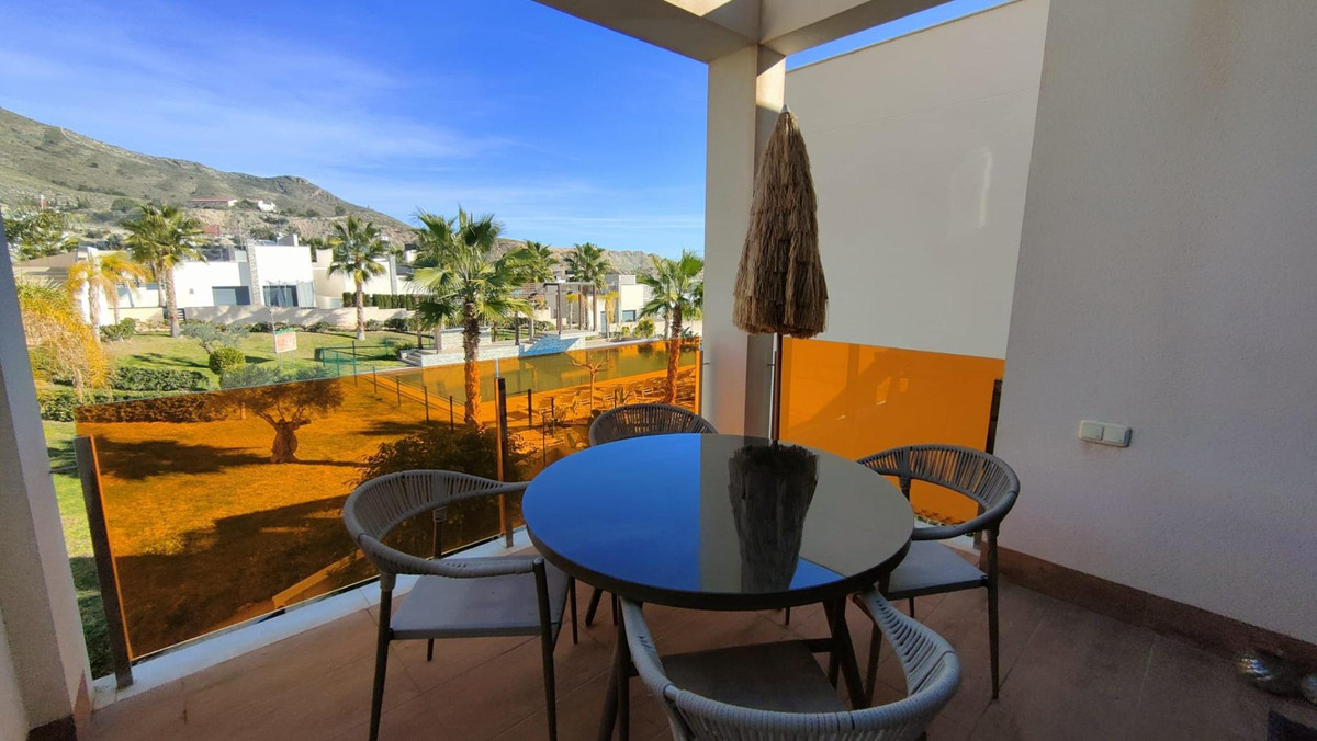 Se vende Bungalow de 2 dormitorios en Costa Blanca, Alicante, España