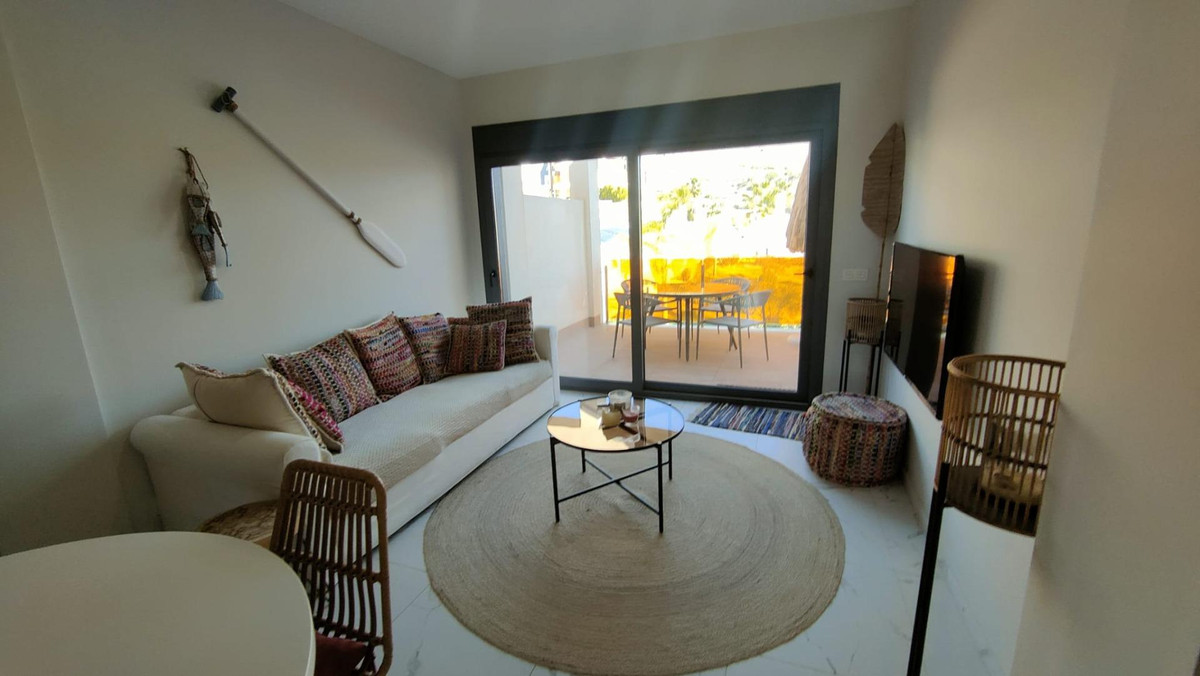 Se vende Bungalow de 2 dormitorios en Costa Blanca, Alicante, España