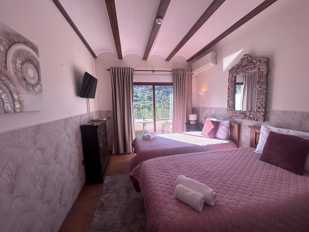Se vende Hotel de 12 dormitorios en Costa Blanca, Alicante, España