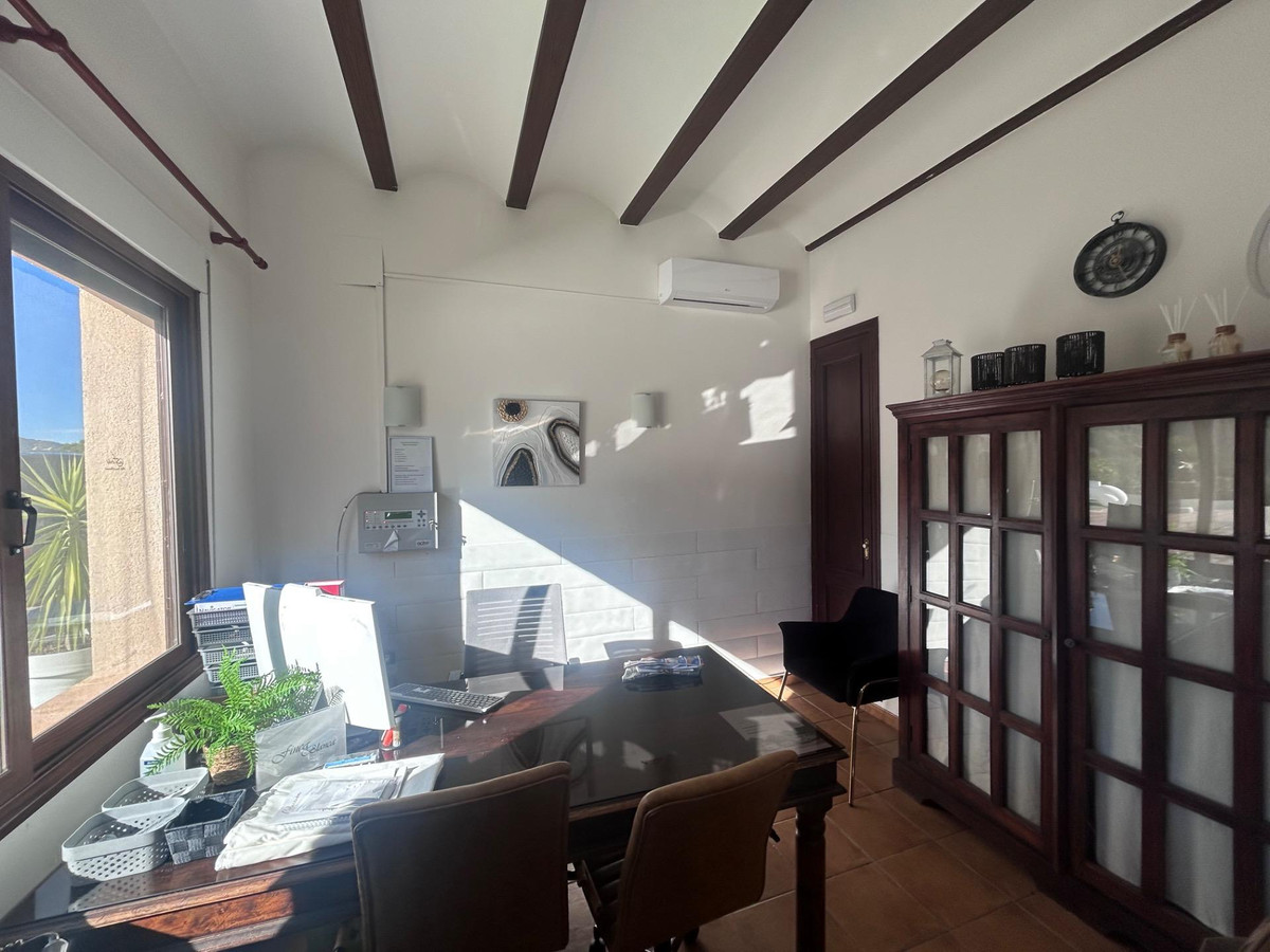 Se vende Hotel de 12 dormitorios en Costa Blanca, Alicante, España