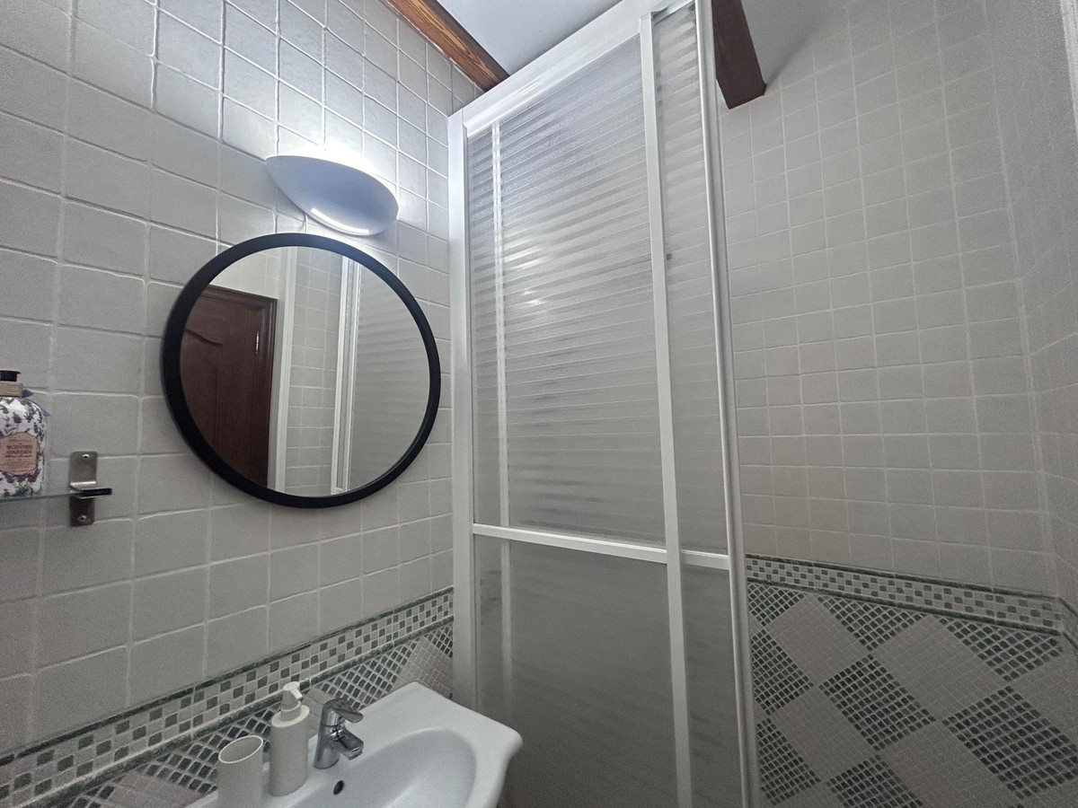 Se vende Hotel de 12 dormitorios en Costa Blanca, Alicante, España