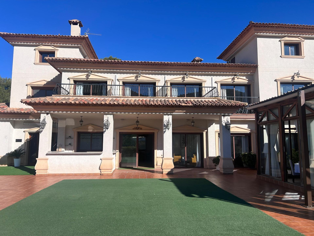 Se vende Hotel de 12 dormitorios en Costa Blanca, Alicante, España