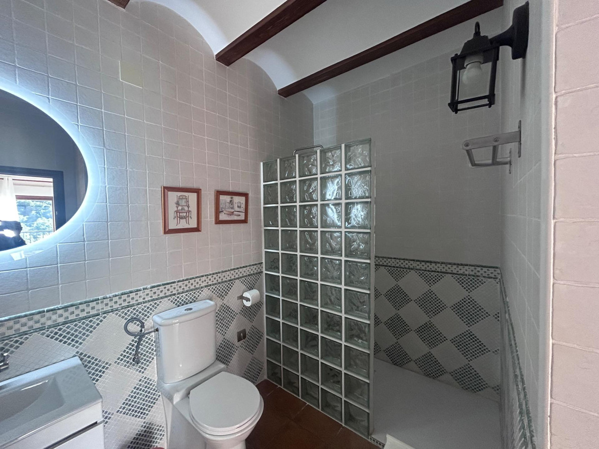 Se vende Hotel de 12 dormitorios en Costa Blanca, Alicante, España