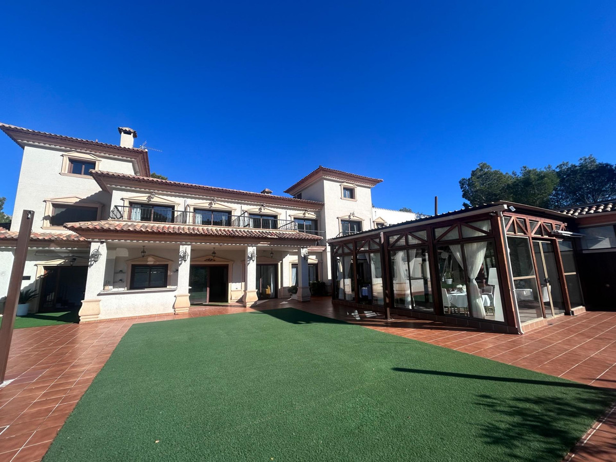 Se vende Hotel de 12 dormitorios en Costa Blanca, Alicante, España