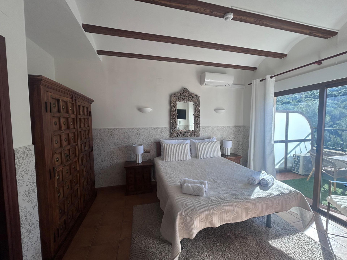 Se vende Hotel de 12 dormitorios en Costa Blanca, Alicante, España