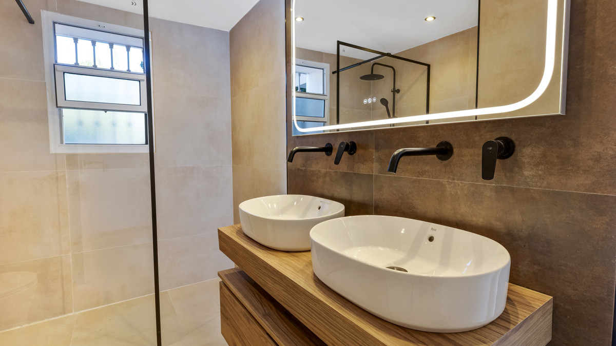 3 Bed Apartment for sale in Nueva Andalucía Costa Del Sol, Málaga, Spain