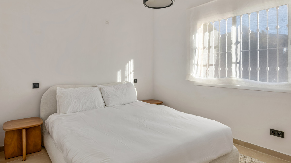 3 Bed Apartment for sale in Nueva Andalucía Costa Del Sol, Málaga, Spain