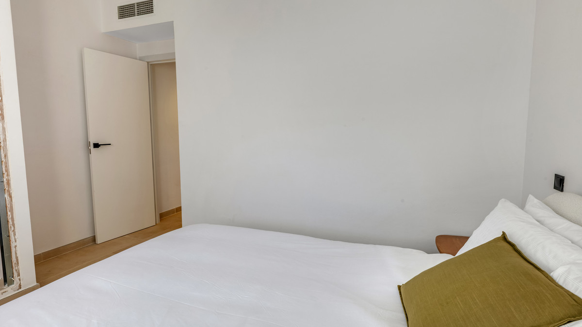 3 Bed Apartment for sale in Nueva Andalucía Costa Del Sol, Málaga, Spain